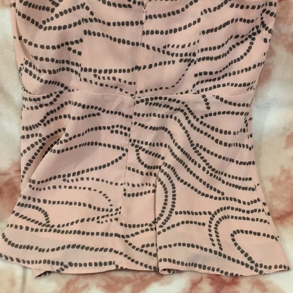 cAbi Blush Grey Print Dress Top Size 4 NWOT zipper - Picture 12 of 14